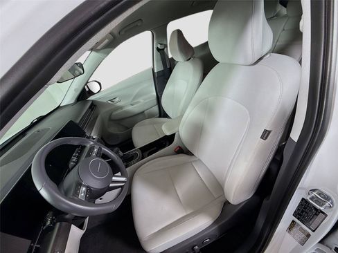 Used 2025 Hyundai Kona SEL AWD/4WD image 13