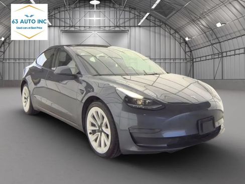 Used 2022 Tesla Model 3 Standard Range RWD image 4