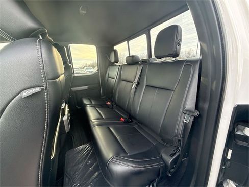 Used 2019 Ford F150 Lariat image 18