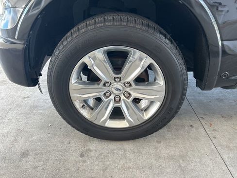 Used 2015 Ford F150 Platinum w/ Equipment Group 701A Luxury image 16