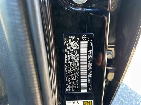 Used 2024 Toyota Prius LE image 32