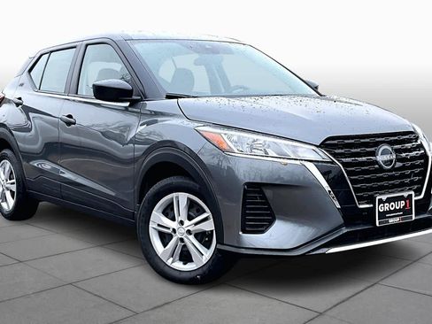 Certified 2025 Nissan Kicks Play S FWD image 3