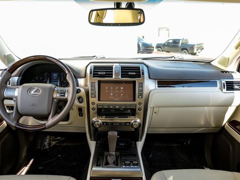 Used 2015 Lexus GX 460 w/ Premium Package image 14