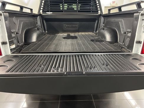 Used 2024 RAM 2500 Tradesman w/ Chrome Appearance Group image 33