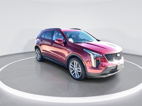Used 2023 Cadillac XT4 Sport image 2