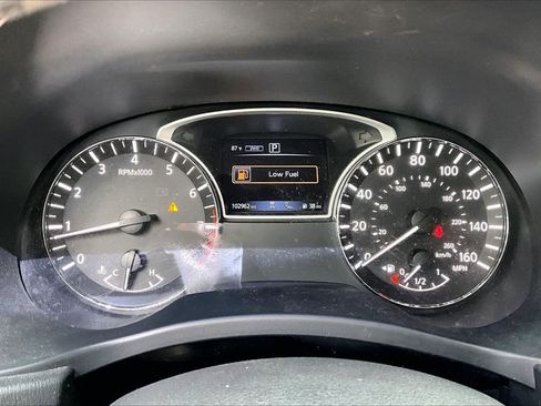 Used 2020 Nissan Pathfinder SV AWD/4WD image 12