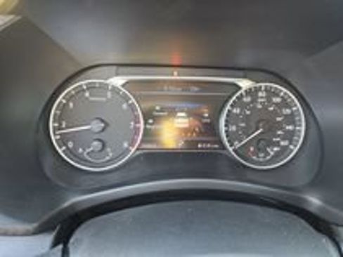 Used 2024 Nissan Sentra SV FWD image 13