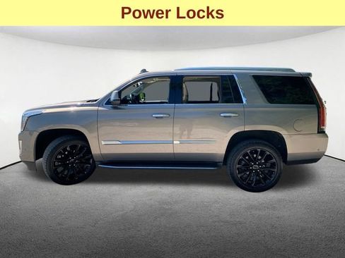 Used 2018 Cadillac Escalade Luxury AWD/4WD image 6
