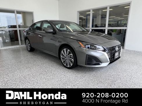 Used 2023 Nissan Altima 2.5 SL AWD/4WD image 1