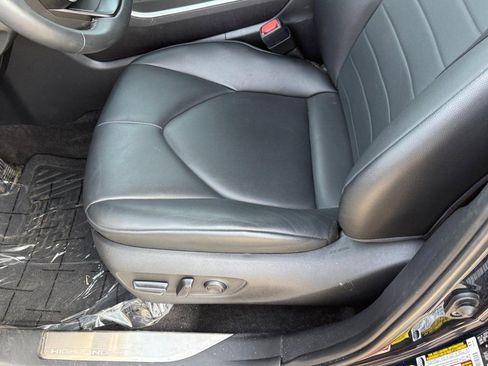 Used 2024 Toyota Highlander LE image 17