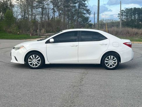 Used 2015 Toyota Corolla LE image 3