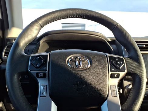 Used 2020 Toyota 4Runner SR5 Premium image 31