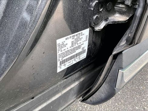 Used 2020 Ford Explorer XLT w/ Equipment Group 202A image 13