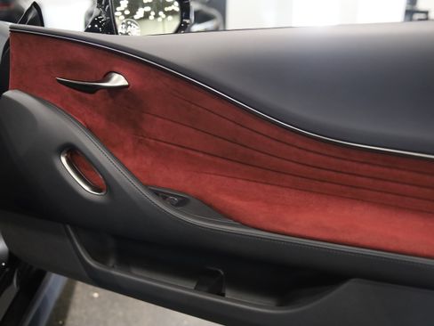 Used 2018 Lexus LC 500 Coupe w/ Sport Package RWD image 40