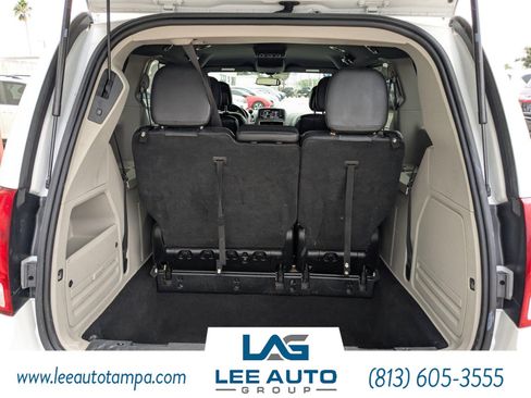 Used 2017 Dodge Grand Caravan SXT image 12