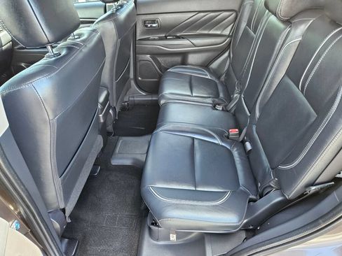 Used 2018 Mitsubishi Outlander SEL AWD/4WD image 13