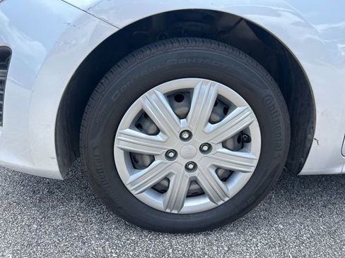Used 2022 Kia Rio LX FWD image 2