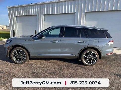 Used 2025 Lincoln Aviator Reserve w/ Illumination Package AWD/4WD image 8