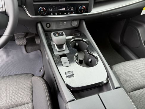 Certified 2026 Nissan Rogue SV image 25