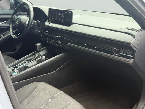 Used 2023 Honda Accord Sport image 12