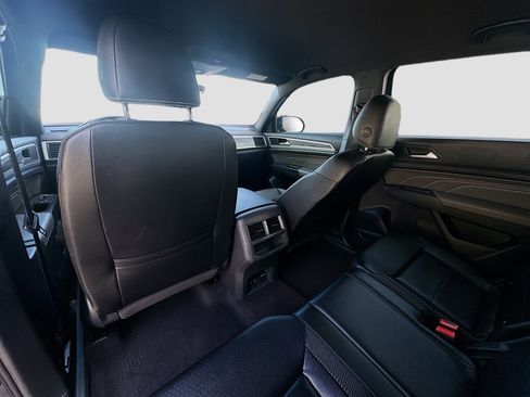 Used 2021 Volkswagen Atlas Cross Sport SE w/ V6 Towing Package image 24