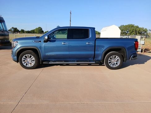Used 2025 GMC Sierra 1500 Denali w/ Technology Package AWD/4WD image 2