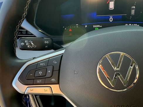 Used 2022 Volkswagen Taos SE w/ IQ.Drive SE Package image 12