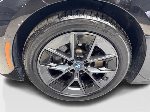 Used 2022 BMW i4 eDrive40 image 87