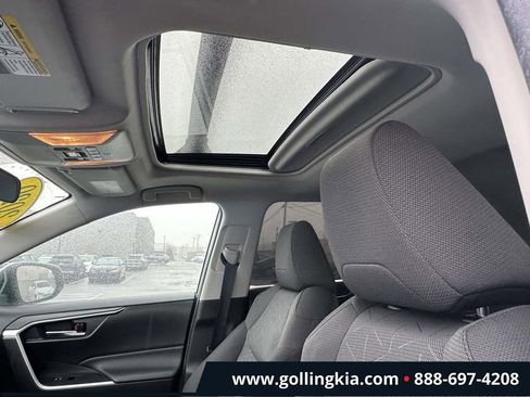 Used 2020 Toyota RAV4 XLE w/ Convenience Package image 18