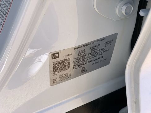 Certified 2025 Chevrolet Traverse LT w/ Midnight/Sport Edition image 33