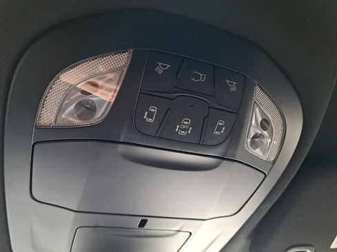 New 2026 Chrysler Voyager LX image 25