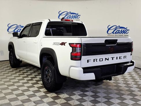 Used 2025 Nissan Frontier PRO-4X w/ Pro Convenience Package AWD/4WD image 2