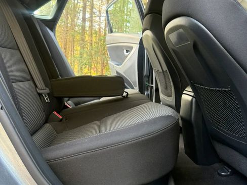 Used 2016 Hyundai Elantra GT image 11