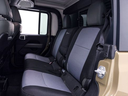 Used 2025 Jeep Gladiator Mojave w/ Convenience Group image 41