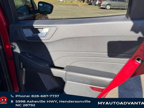 Used 2022 Ford Escape Titanium w/ Titanium Premium Package image 34