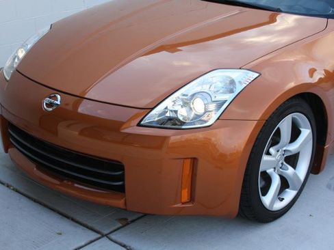 Used 2006 Nissan 350Z Touring RWD image 12