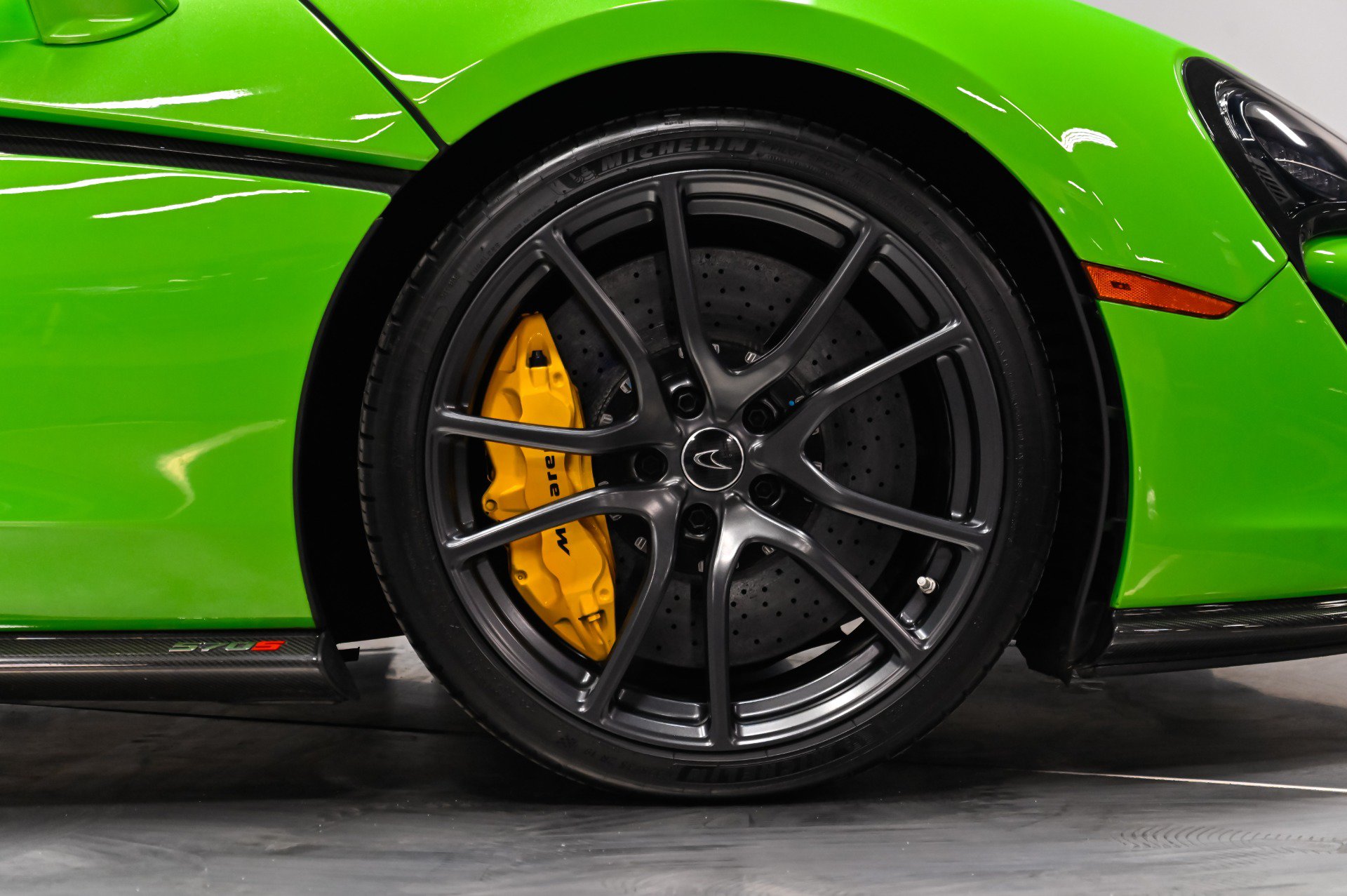 Used 2016 McLaren 570S Coupe RWD image 16