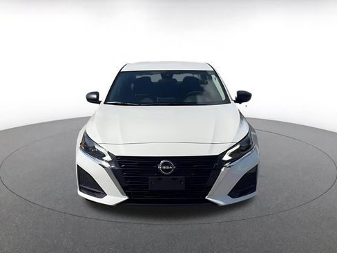 Used 2025 Nissan Altima 2.5 SV FWD image 4