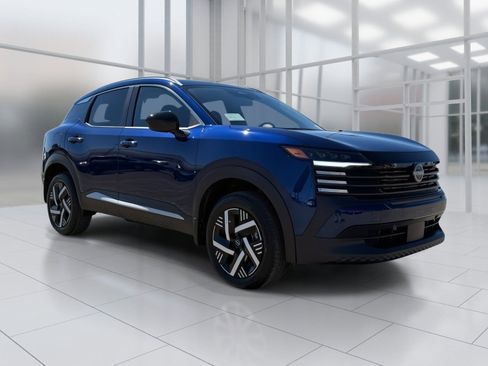 New 2026 Nissan Kicks SV FWD image 7