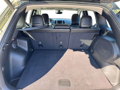 Used 2020 Jeep Cherokee Trailhawk w/ Comfort/Convenience Group image 14