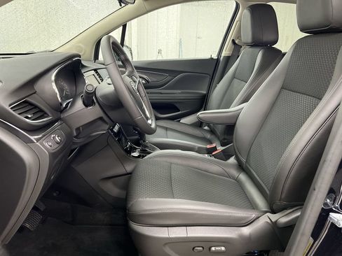Used 2022 Buick Encore Preferred w/ Safety Package FWD image 18
