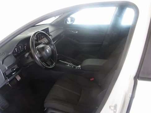 Certified 2025 Honda Accord Sport image 9