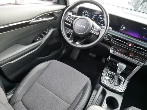 Certified 2024 Kia Seltos S image 9