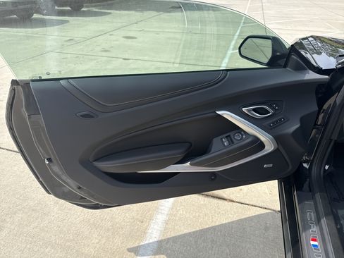 Used 2024 Chevrolet Camaro LT RWD image 5
