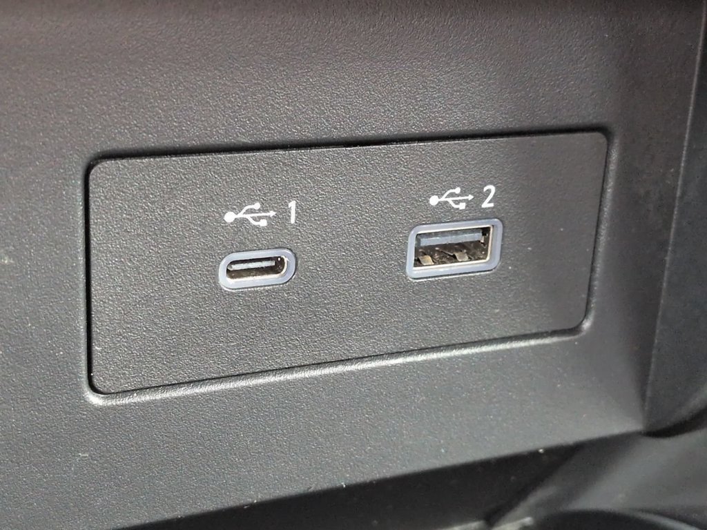 Used 2023 Nissan Titan PRO-4X w/ Pro-4x Convenience Package AWD/4WD image 23