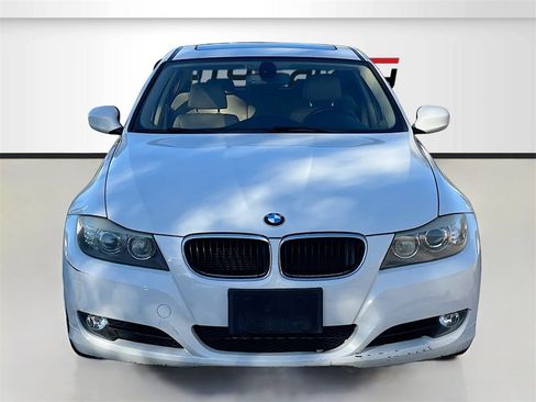 Used 2011 BMW 328i Sedan w/ Premium Pkg image 2