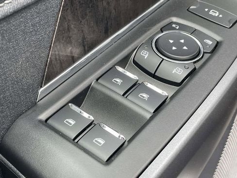 New 2025 Ford F250 Lariat image 12