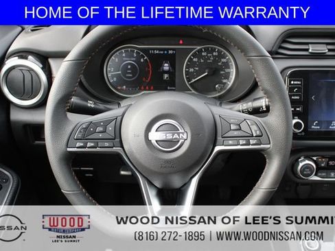 New 2025 Nissan Versa SR w/ Trunk Package image 12