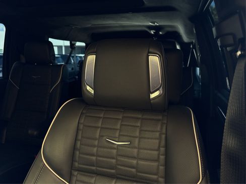 Certified 2025 Cadillac Escalade ESV Sport Platinum image 34