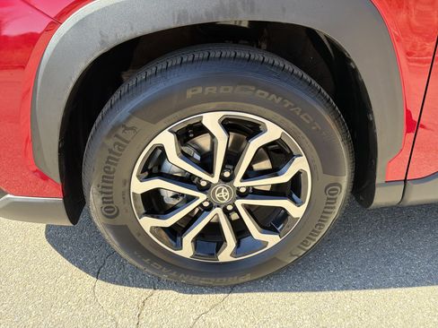 Used 2025 Toyota Corolla Cross AWD Hybrid w/ Moonroof Package image 11